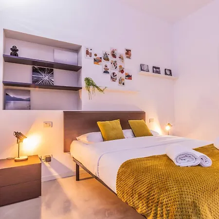 M25 - Garage Loft Apartment