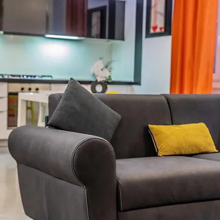 M25 - Garage Loft Apartment