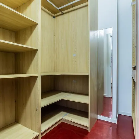 M25 - Garage Loft Apartment