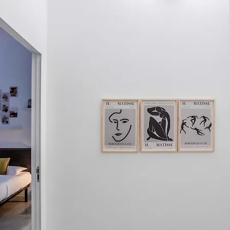 M25 - Garage Loft Apartment Milan