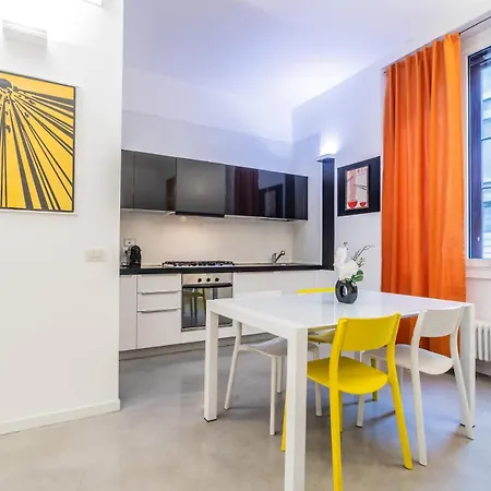 M25 - Garage Loft Lägenhet